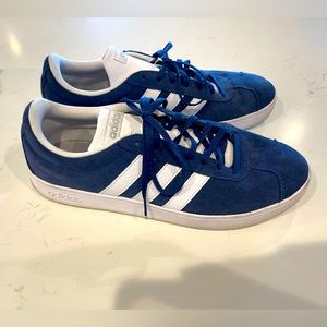 Adidas women’s size 10